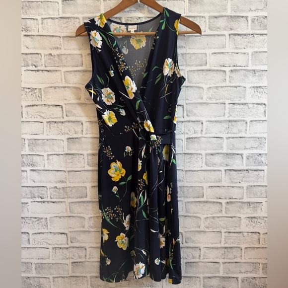 Women’s Kaileigh navy blue floral sleeveless deep v-neck dress size Large - Picture 1 of 4